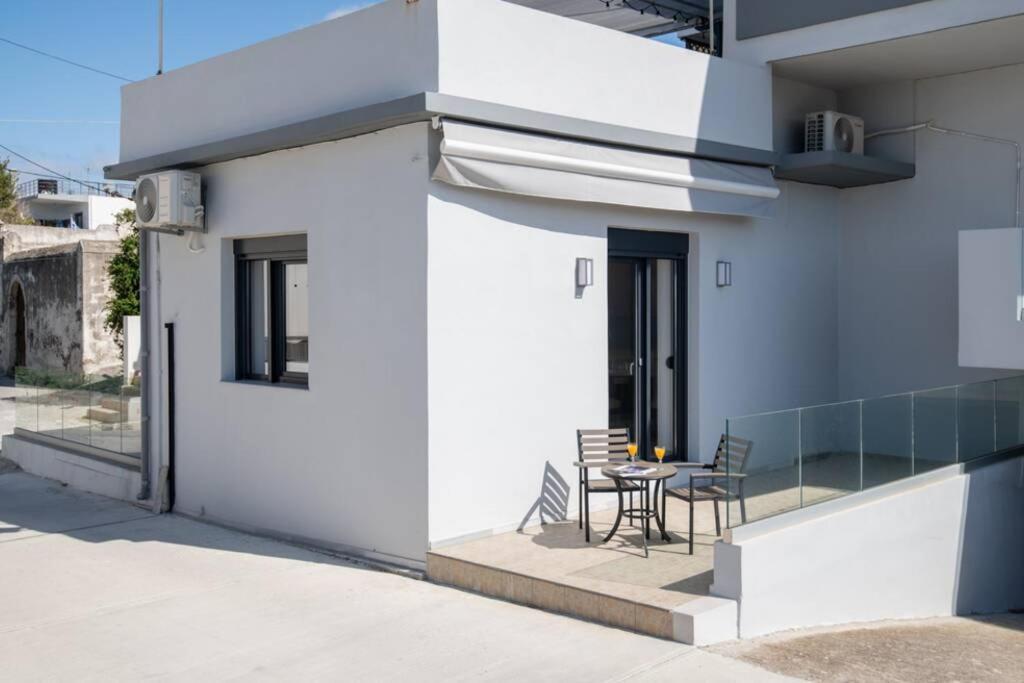 George'S Apartment Rethymno  Bagian luar foto